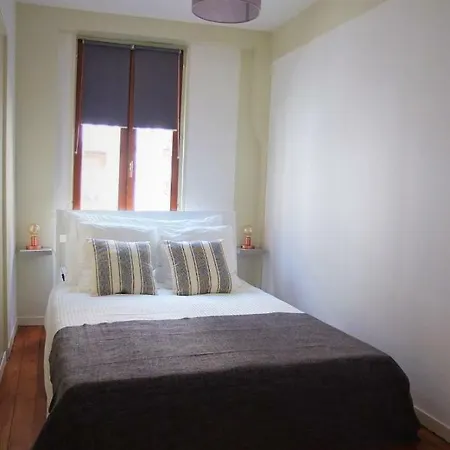 Appart Industriel - Proche Hotel De Ville Appartamento *